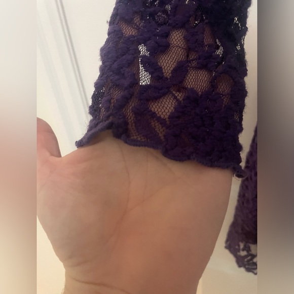 BELLA purple and black lace tunic top. Beautiful and in excellent condition! - Picture 4 of 7